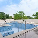 Luxury Beganovic-vrh