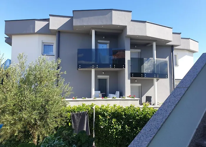 Luxury Beganovic-vrh *