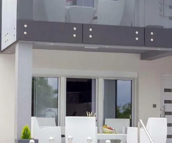 Luxury Beganovic-vrh
