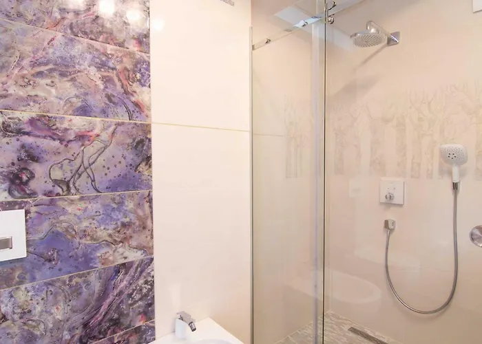 Luxury Beganovic-vrh