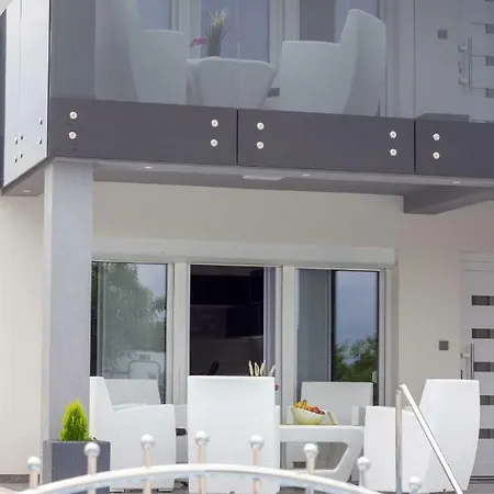 Luxury Beganovic-vrh