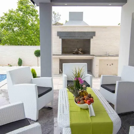 Luxury Beganovic-vrh *