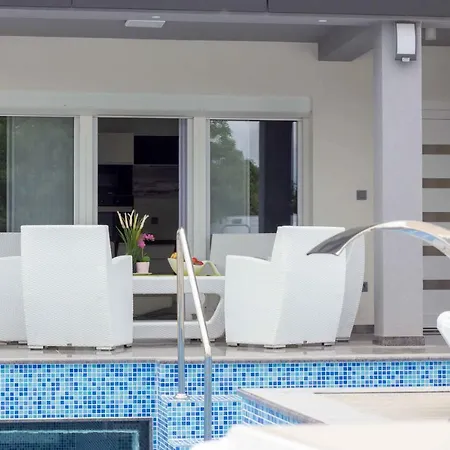 Luxury Beganovic-vrh